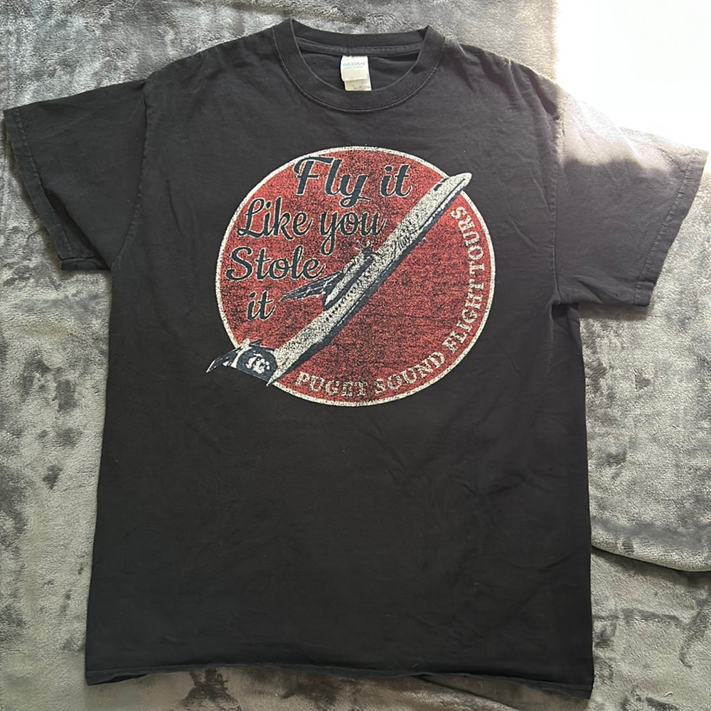 “Fly like you stole it” graphic black tee